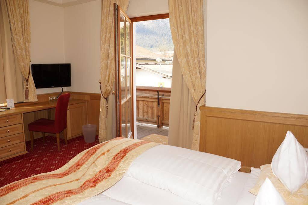 Gartenhotel Maria Theresia Hall in Tirol Exterior photo